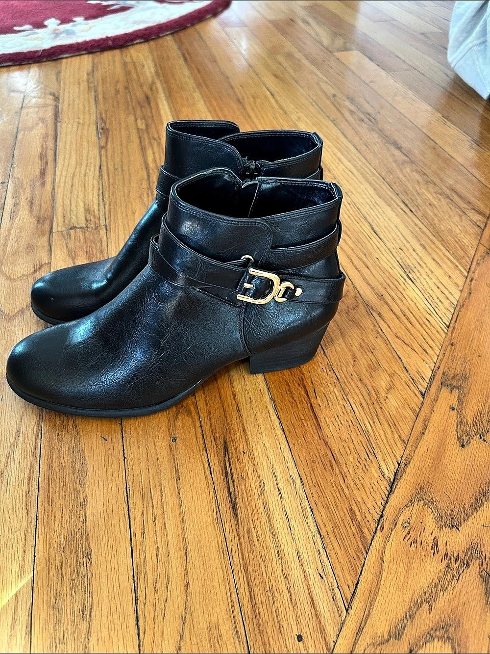 Unisa Black Ankle Boots US 8 M Like New
